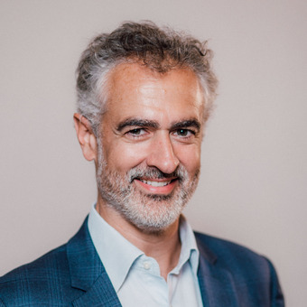 Focus sur la biographie de M. Florent SURUGUE