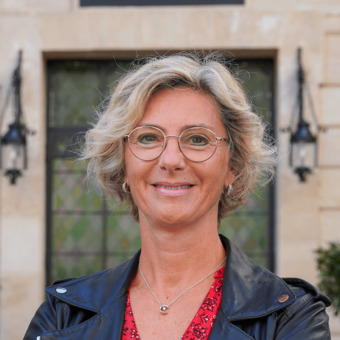Focus sur la biographie de M. Valérie DESPLANCHES